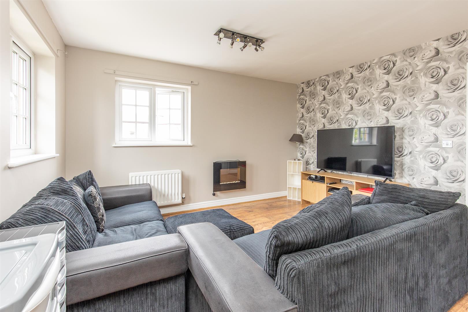 2 bed property in Tillage Close, Preston